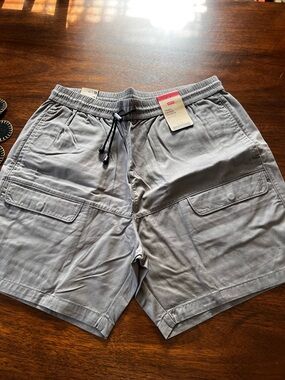 Levi's Light Gray Cargo Drawstring Shorts new with tags size medium